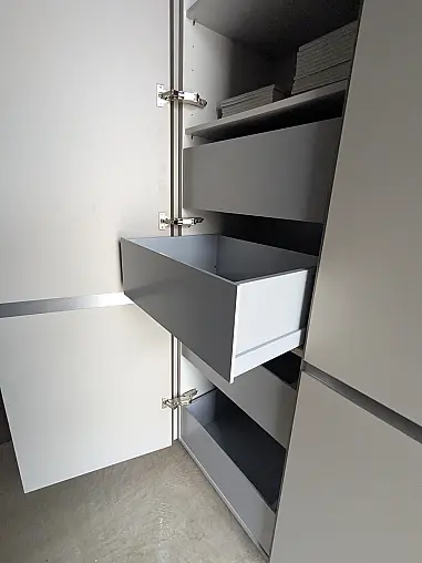 Bossa in Alpineiche liniert inkl. Speisekammer