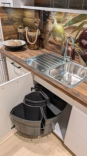 Uni Gloss Hochglanzküche Weiß mit Holzoptik inkl. Geräte