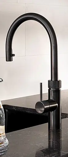 Der Alleskönner in Gunmetal mit Pro3 und Cube *All in One* Kochendwasser, gekühltes sprudelndes oder stilles Wasser | inkl. Filter-Starterset