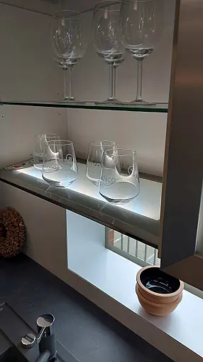 moderne Küchenzeile inkl. Miele Einbaugeräte