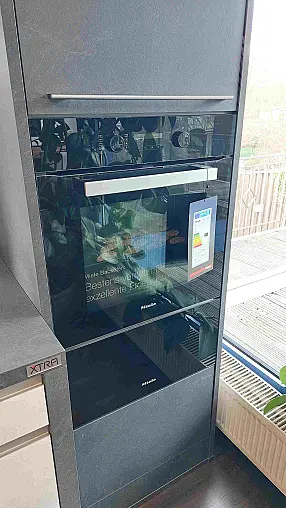 moderne Küchenzeile inkl. Miele Einbaugeräte