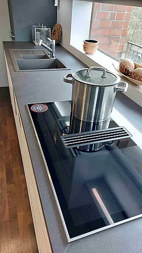 moderne Küchenzeile inkl. Miele Einbaugeräte