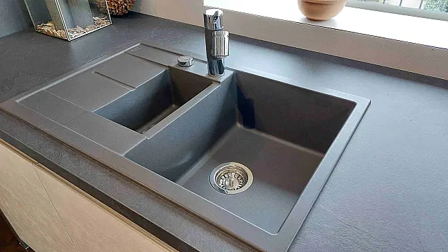 moderne Küchenzeile inkl. Miele Einbaugeräte