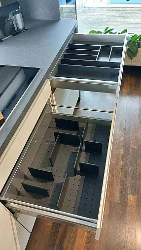 moderne Küchenzeile inkl. Miele Einbaugeräte