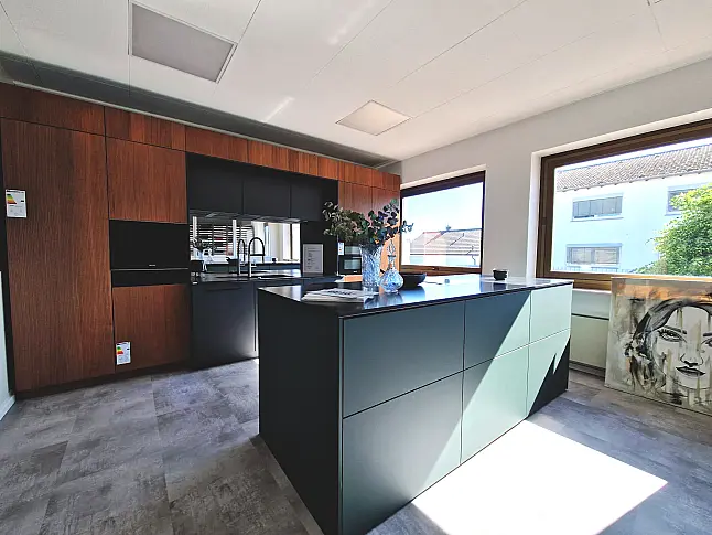 TALEA MIT SMARTGLAS UND RESOPAL