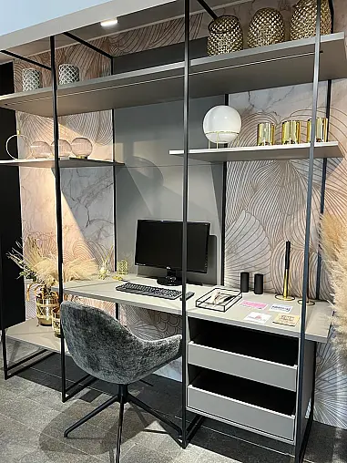 Schickes Homeoffice in angenehmem Grauton