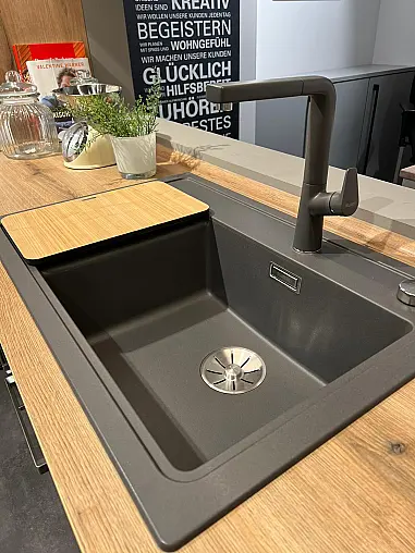 Koje 12 Nolte Plus Quarzgrau Softmatt mit Bosch Geräten