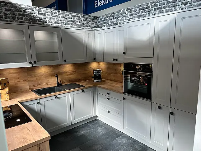 Moderne Landhausküche in zeitlosem Design G-Küche
