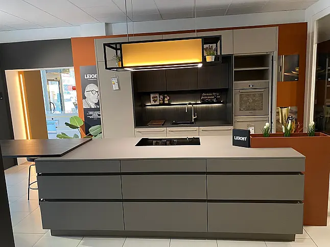 Zeitlose Eleganz in Sandgrau