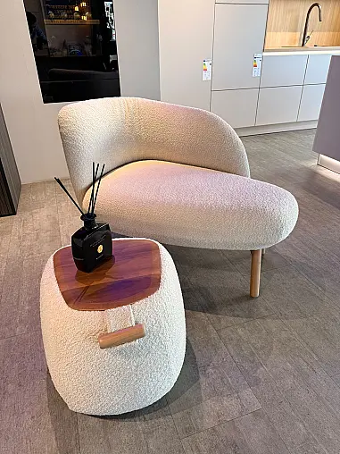 Kompaktes Sofa im Mini-Format inkl. Hocker