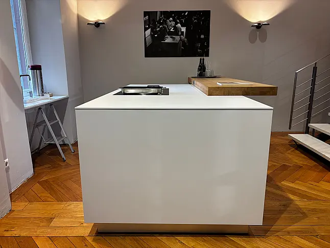 Kücheninsel in Laminat mit Gaggenau Kochfeld