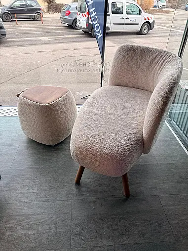Kompaktes Sofa im Mini-Format inkl. Hocker