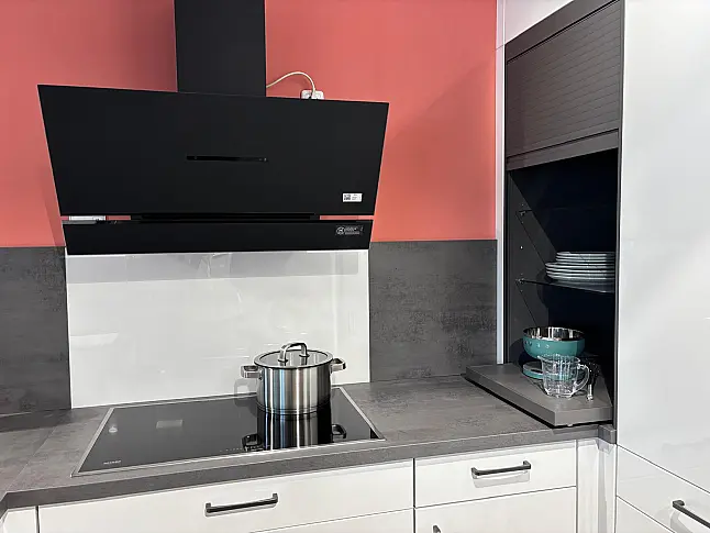elegante Küche mit Beton schiefergrau kombiniert