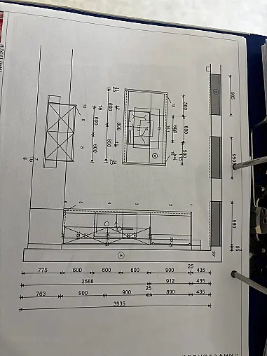Ausstellungsküche mit Insel in Kristallweiß sofort verfügbar!
