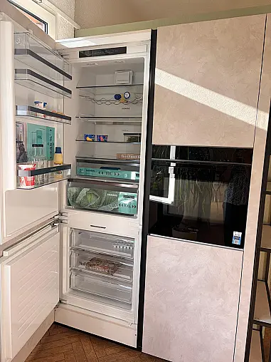Elba Schiefersand  mit Neolith Keramik Arbeitsplatte