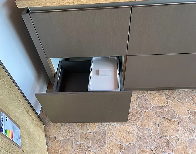 Grifflose Designküche in Face Copper &amp; Eiche Gold-Braun – Modernität mit Charakter