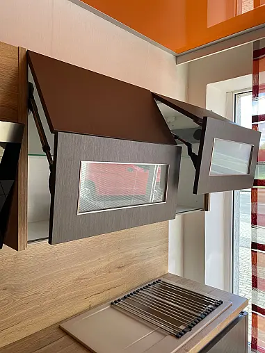 Grifflose Designküche in Face Copper &amp; Eiche Gold-Braun – Modernität mit Charakter
