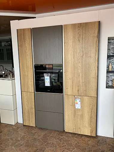 Grifflose Designküche in Face Copper &amp; Eiche Gold-Braun – Modernität mit Charakter