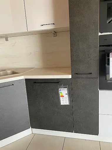 Stilvoll kochen: Hochglanz und Mokka vereint in einer Traumküche