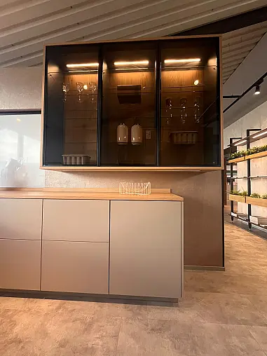 Küche in U-Form mit Designhaube und "FurnSpin"