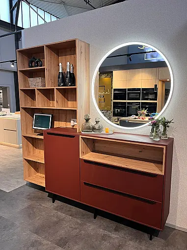 Sideboard mit beleuchtetem Spiegel und Regalsystem