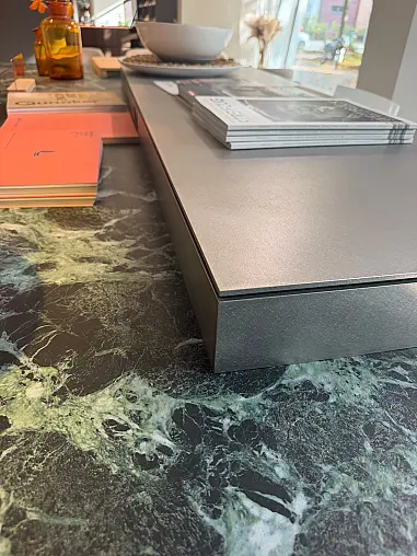 Insel mit Keramik und Gaggenau
