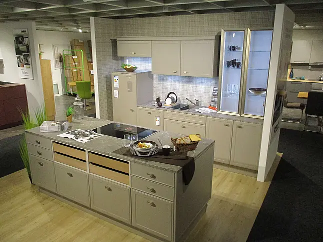 Inselküche im Landhausstil