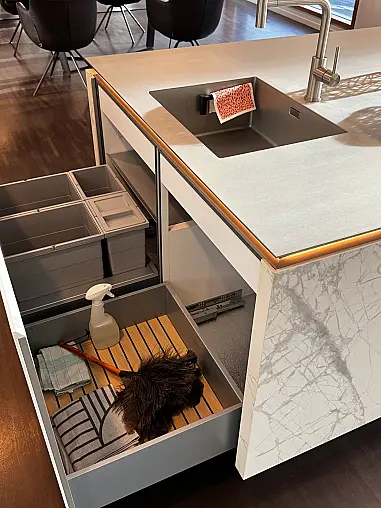 SieMatic SLX Ceramic, Edelstahl, Gaggenau, Eiche Innenausstattung