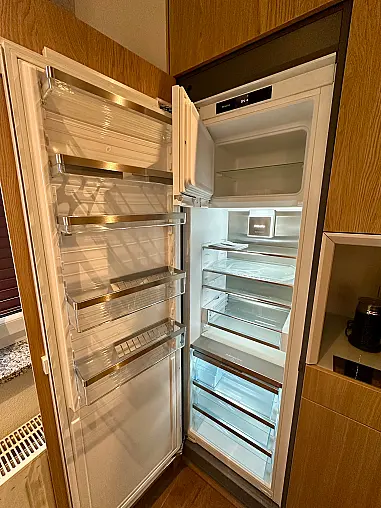 Einbau-Kühlschrank (Links Anschlag) mit Gefrierfach, Active Door durch Klopfen oder Sprachbedienung