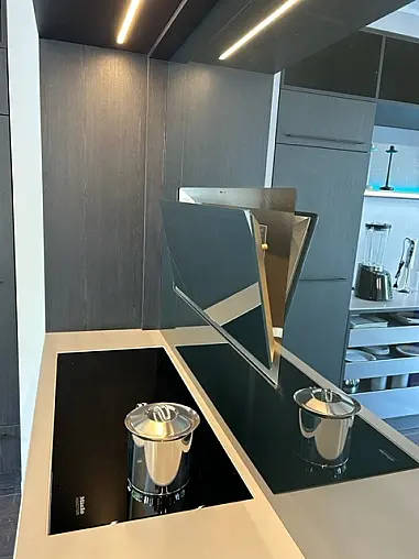 Exklusive SieMatic Urban Küche mit integriertem Sony Bildschirm