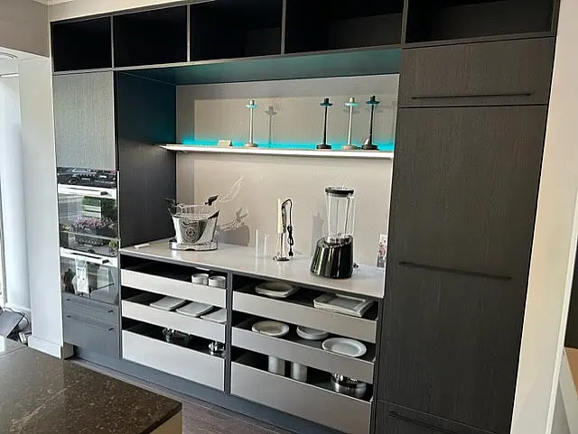 Exklusive SieMatic Urban Küche mit integriertem Sony Bildschirm