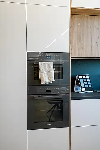 U-Küche modern Weiß mit Esstisch