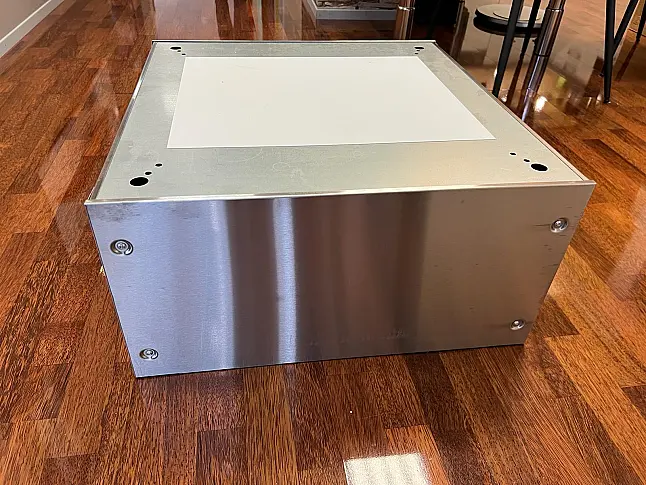 Neuer, original verpackter MIELE Unterbau geschlossen UG5005-30*