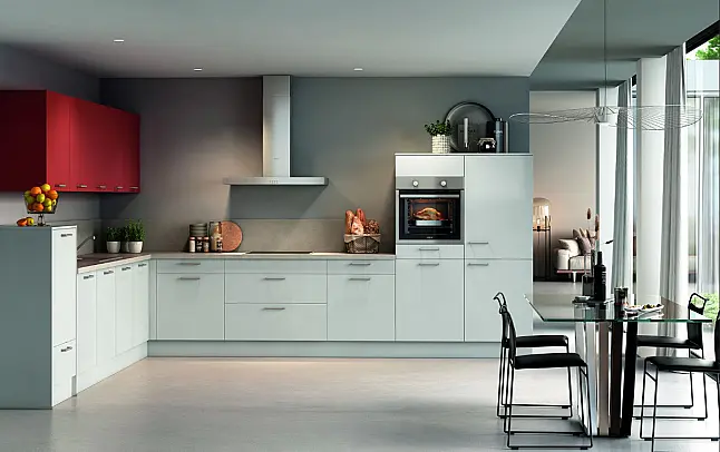 L-Küche in Kristalgrau und Herbstrot satin Farbkombination