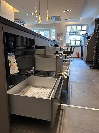 Urban Steingrau/Eiche Schwarz furniert Nero Assoluto Waterjet