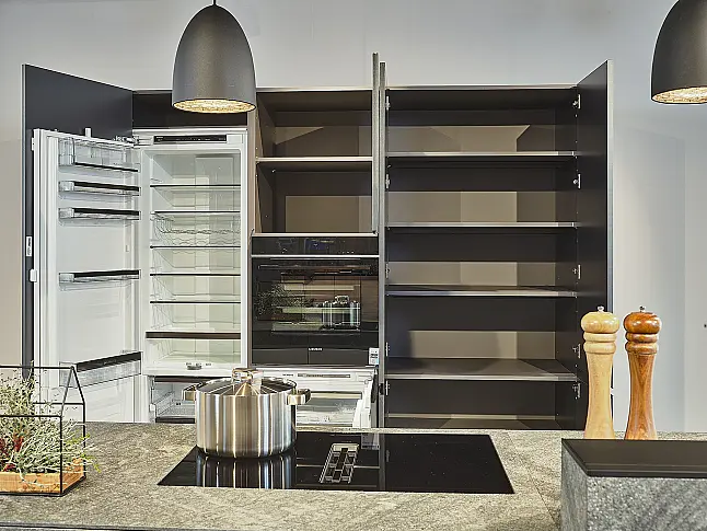 Koje 1 KH: Italienische Designküche mit raffinierten Details