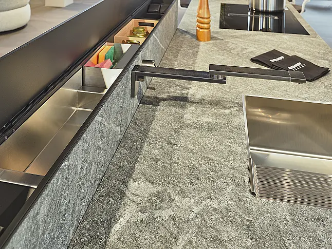 Koje 1 KH: Italienische Designküche mit raffinierten Details
