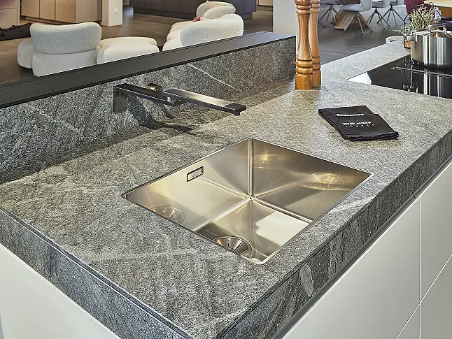 Koje 1 KH: Italienische Designküche mit raffinierten Details