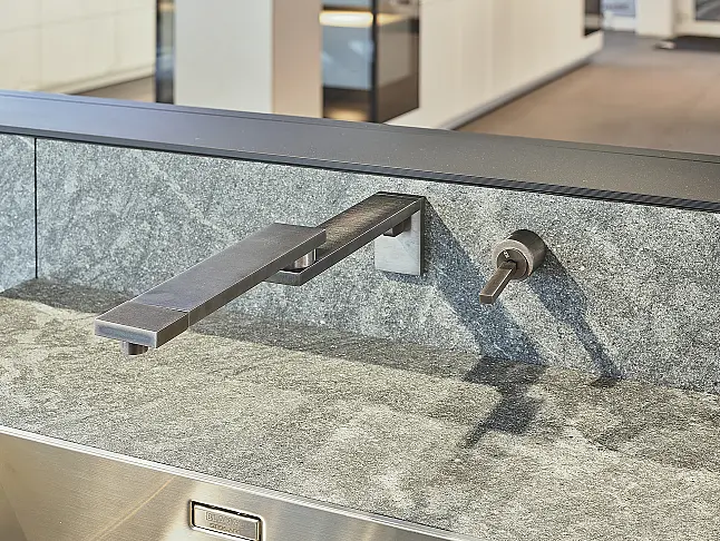 Koje 1 KH: Italienische Designküche mit raffinierten Details