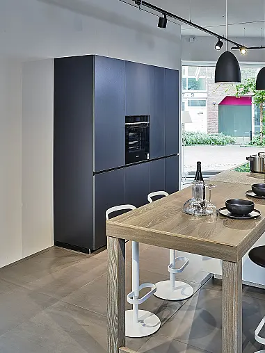 Koje 1 KH: Italienische Designküche mit raffinierten Details