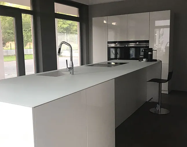 Ausstellungsküche in Weiss Hochglanz - Thumbnail 3