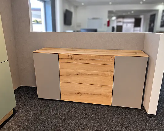 Elegantes, zeitloses Sideboard - Schubkastenschrank und Abdeckboden mit edlem Echtholzfurnier - Exklusives Messestück - Senso und Echtholzfurnier