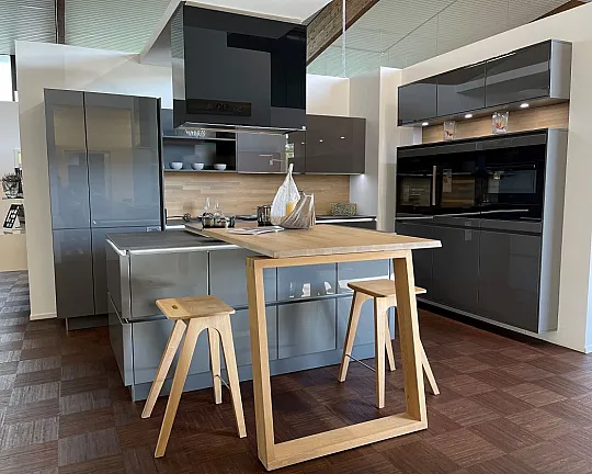 Moderne Wohnküche in lavagrau hochglanz lackiert - AV4030-GL lavagrau Hochglanz Lack