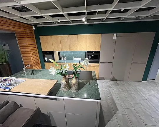 Design trifft Behaglichkeit – Ihre Ballerina Traumküche - GL / Resopal Pro - Filiale Nienburg -