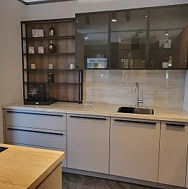 Trüffelbraun samt matt