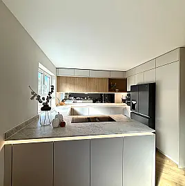 Moderne Ballerina Designküche mit Smartglas