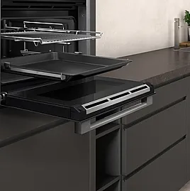 Einbau-Backofen mit Dampfunterstützung