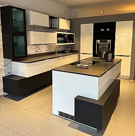 Moderne Küche mit Design - Elementen