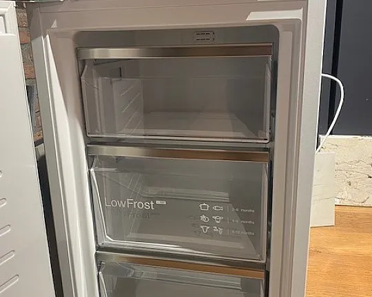 Einbau-Gefrierschrank - GI21VADE0