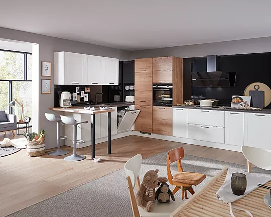 Offene Küche mit Neff-Geräten - Nordic weiß matt